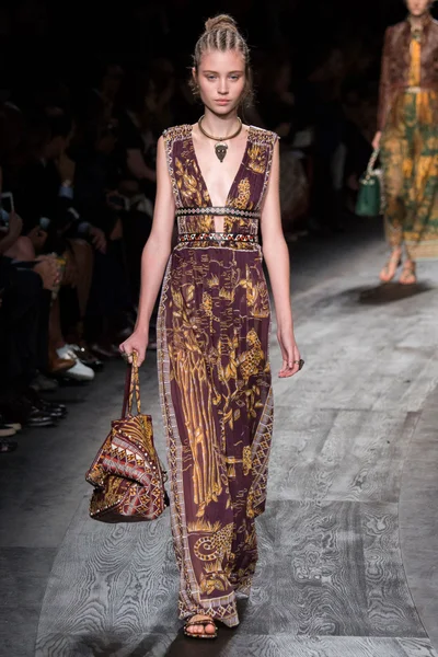 Look 53